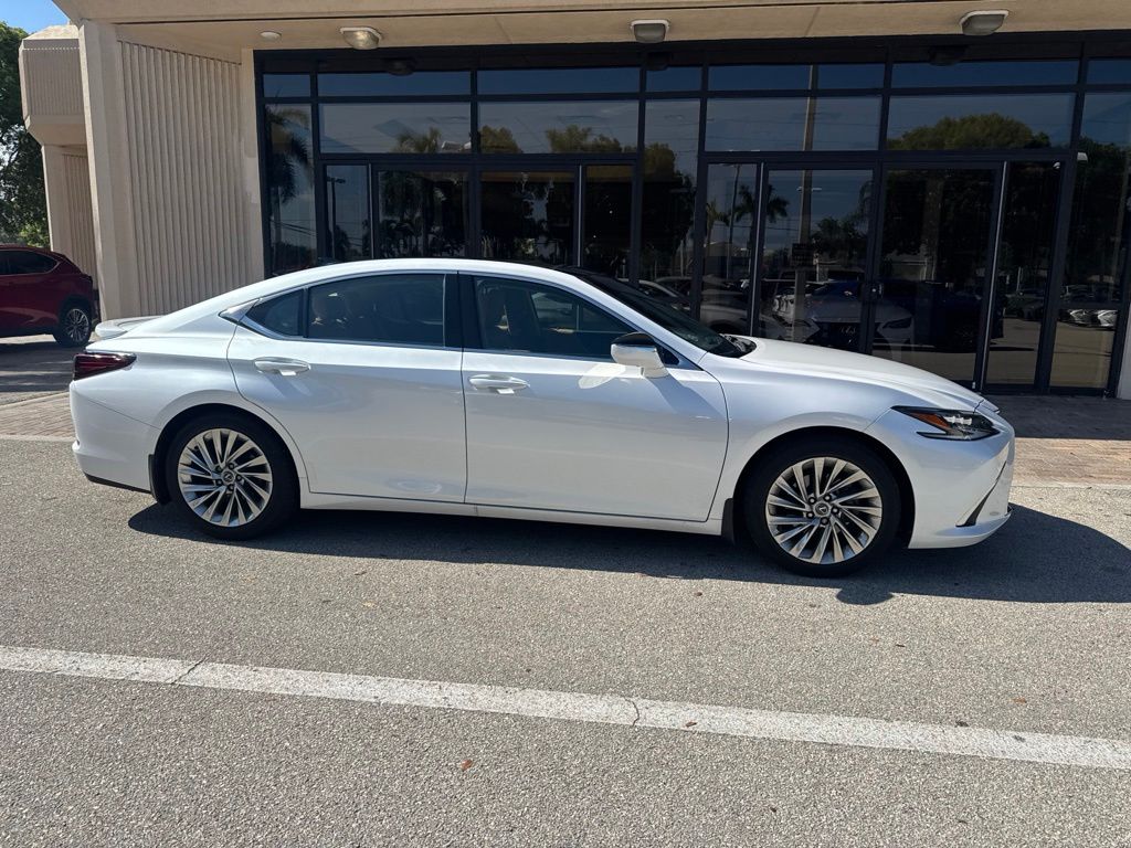 Certified Used 2022 White Lexus 350 Ultra Luxury image 4