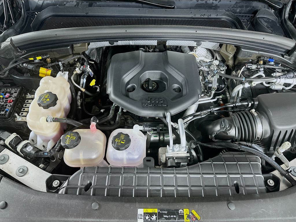 Used 2022 Gray Jeep Summit 4xe image 32