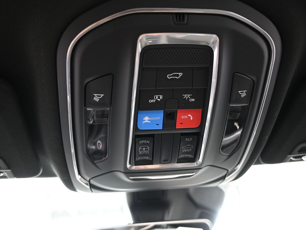 New 2025 Baltic Gray Metallic Clearcoat Jeep Altitude X image 24