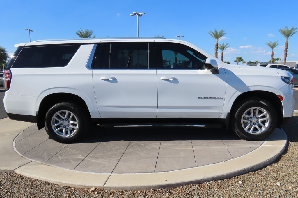 Thumbnail: 2023 Chevrolet Suburban - 4
