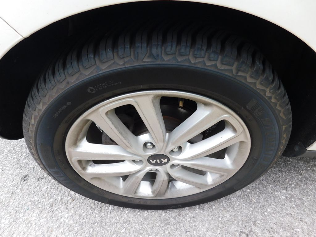 Thumbnail: 2017 Kia Soul - 7