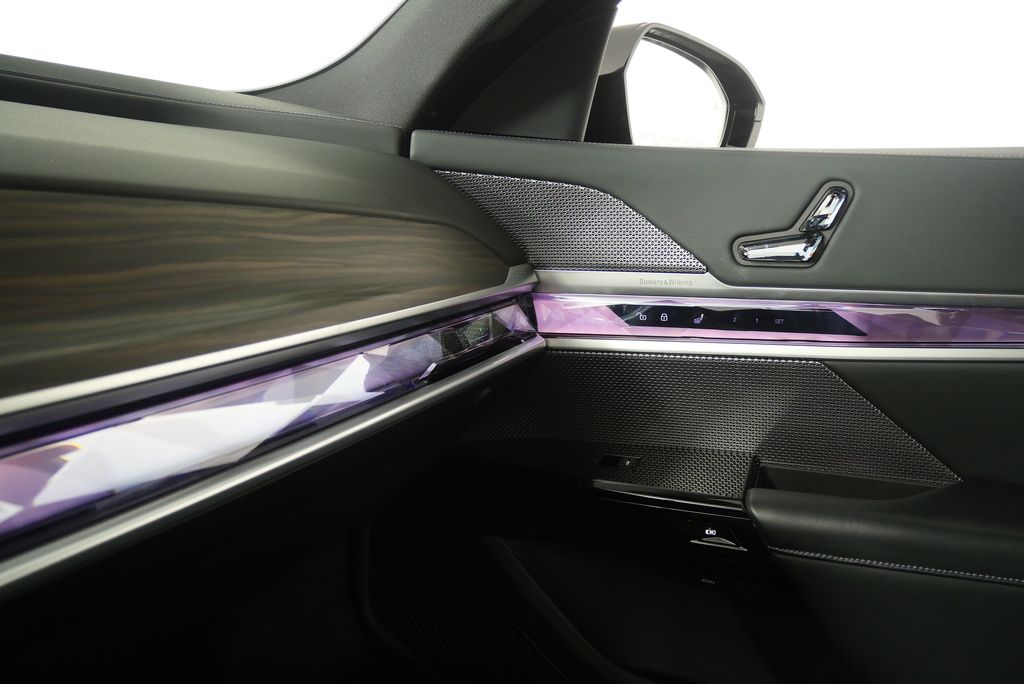Thumbnail: 2024 BMW 7 Series - 31