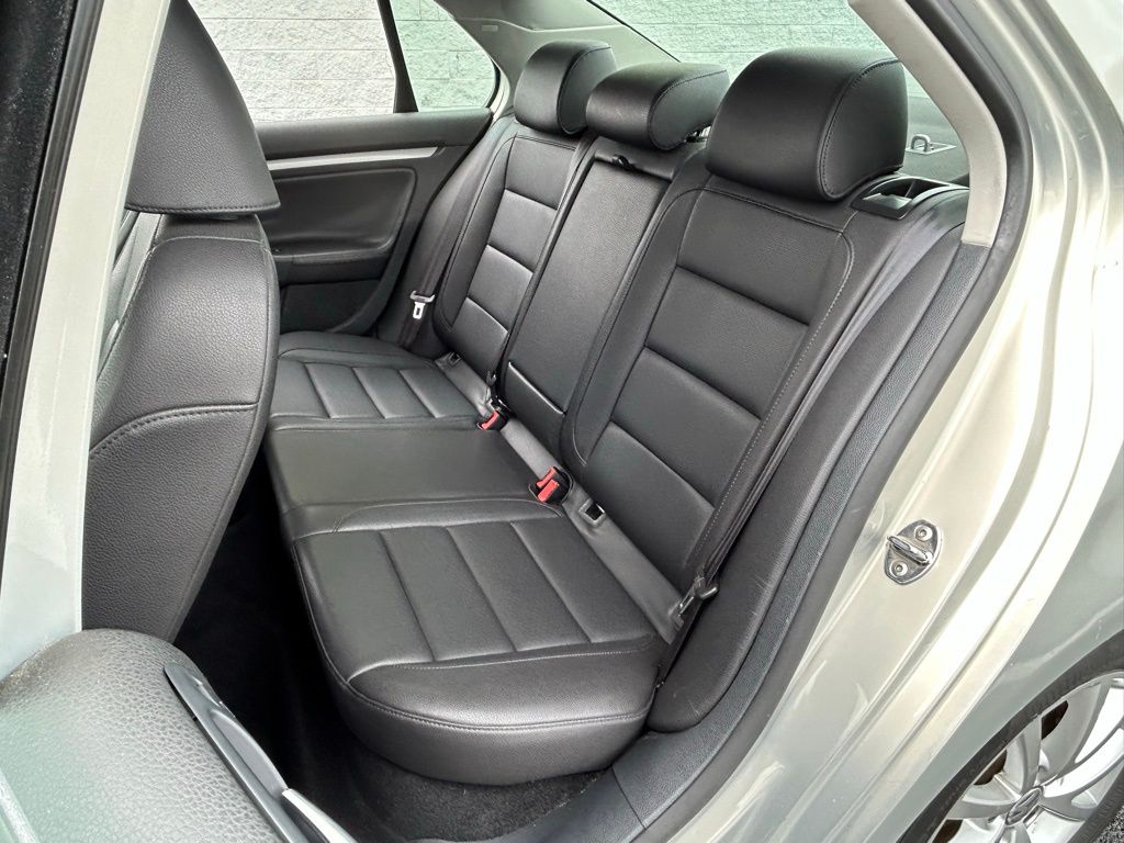 2010 Volkswagen Jetta Limited Edition 20