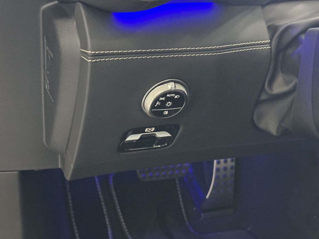 Thumbnail: 2025 Mercedes-Benz SL-Class - 16