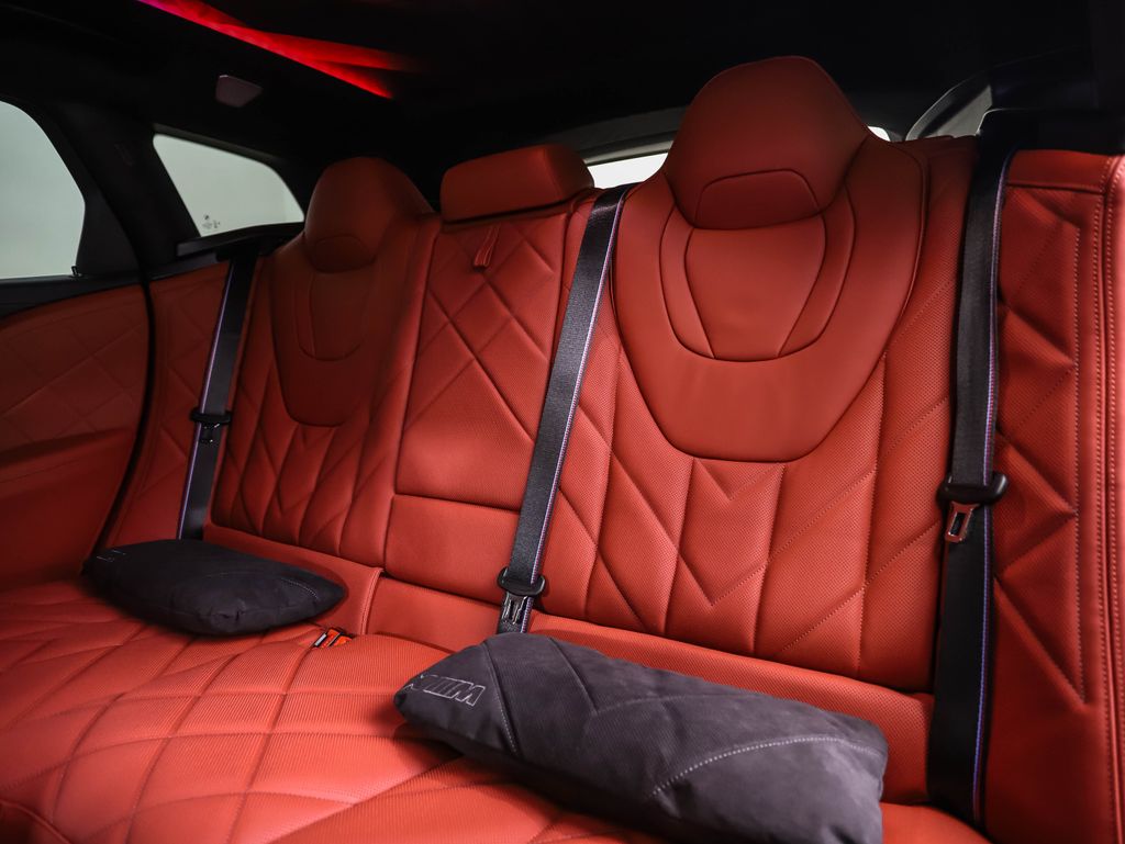 Thumbnail: 2026 BMW XM - 23