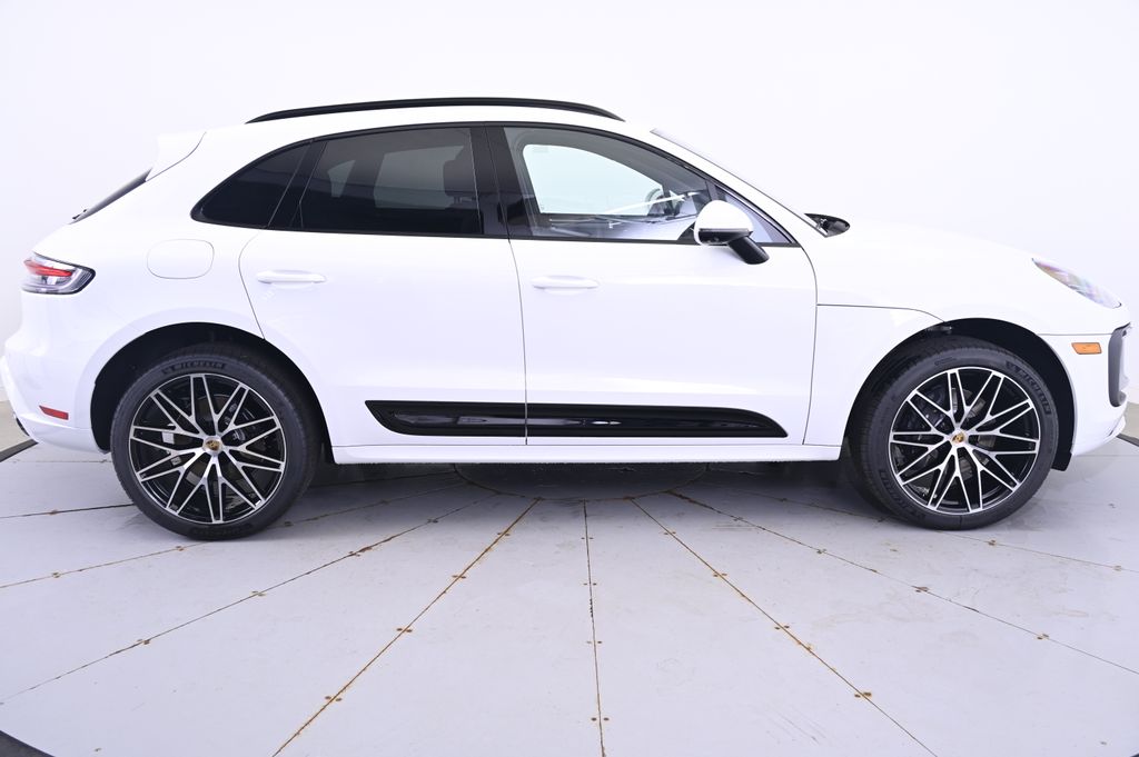 Thumbnail: 2026 Porsche Macan - 8