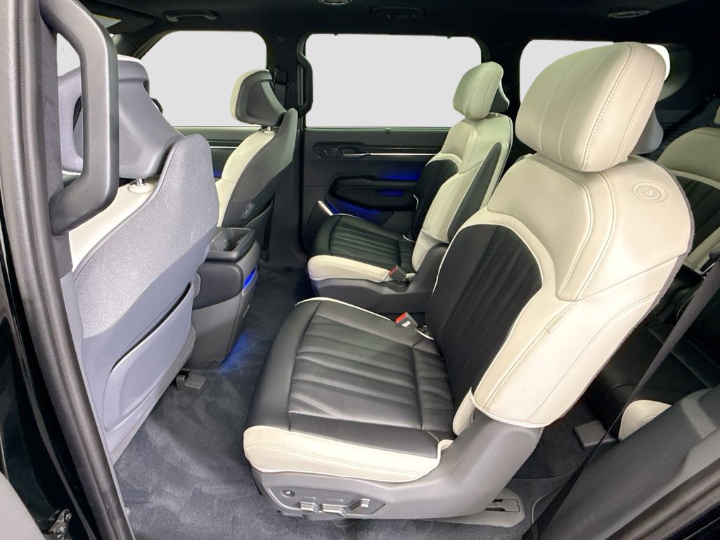 Thumbnail: 2024 Kia EV9 - 21