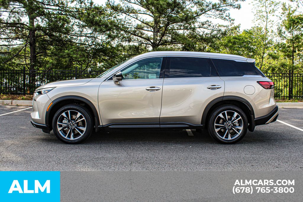 Used 2023 Silver INFINITI LUXE image 7