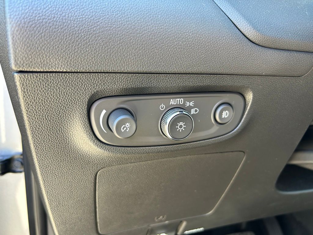 Thumbnail: 2023 Buick Encore GX - 18