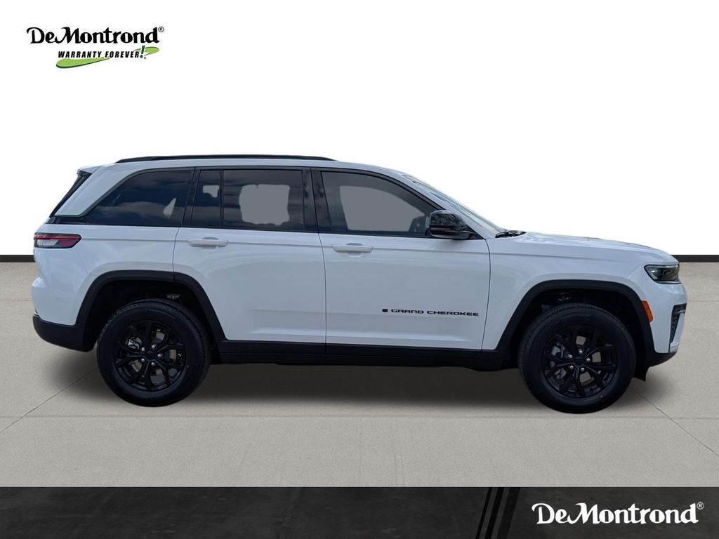 2026 Jeep Grand Cherokee Altitude White at Victoria Chrysler Dodge Jeep Ram