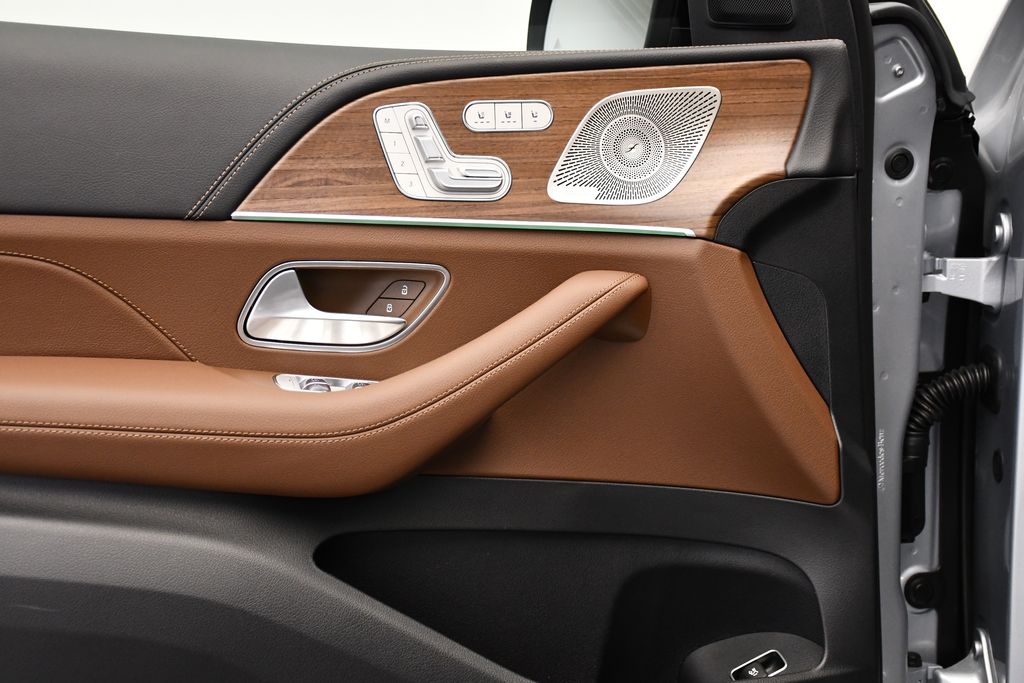 Thumbnail: 2025 Mercedes-Benz GLE - 31