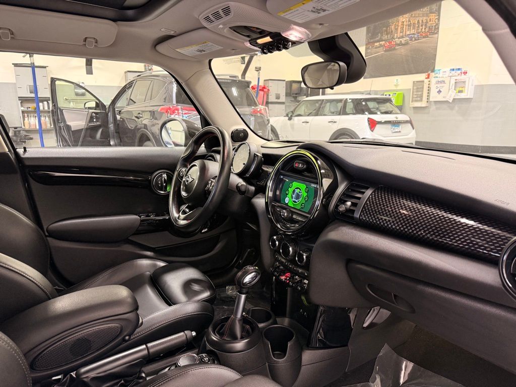 Thumbnail: 2019 MINI Cooper - 26