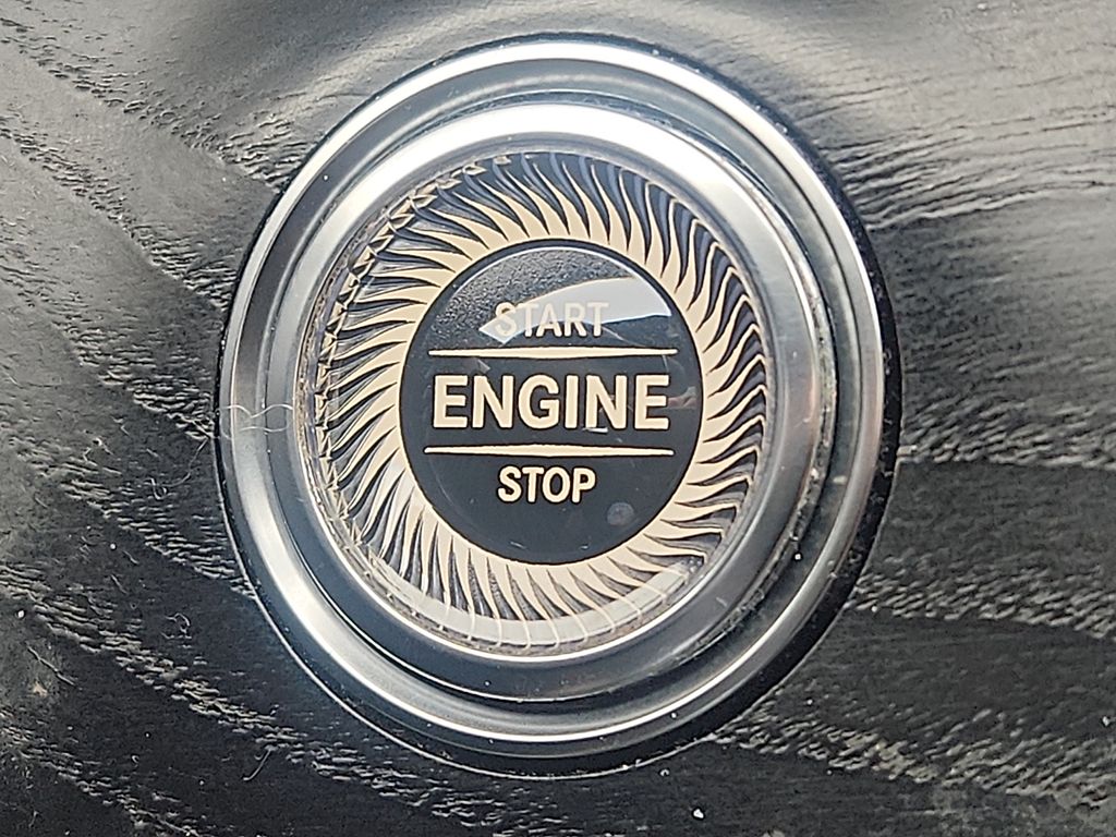 Thumbnail: 2017 Mercedes-Benz E-Class - 24