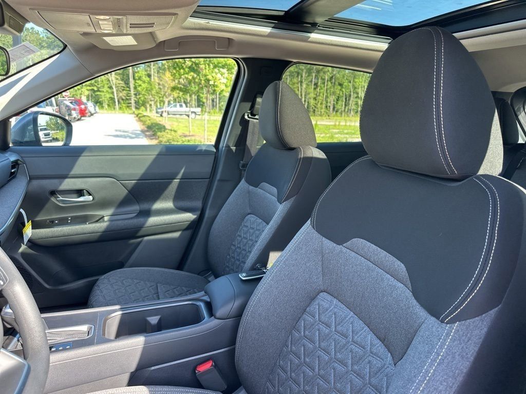 2025 Gun Metallic Nissan Kicks SV FWD SUV