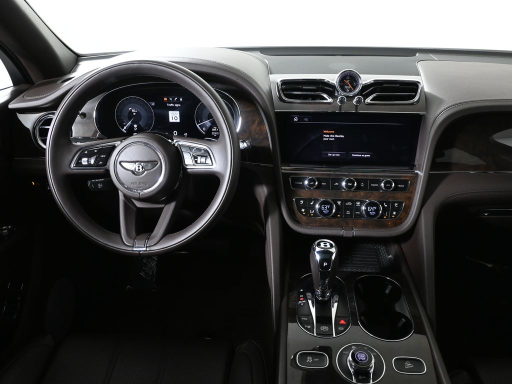 Thumbnail: 2022 Bentley Bentayga - 17