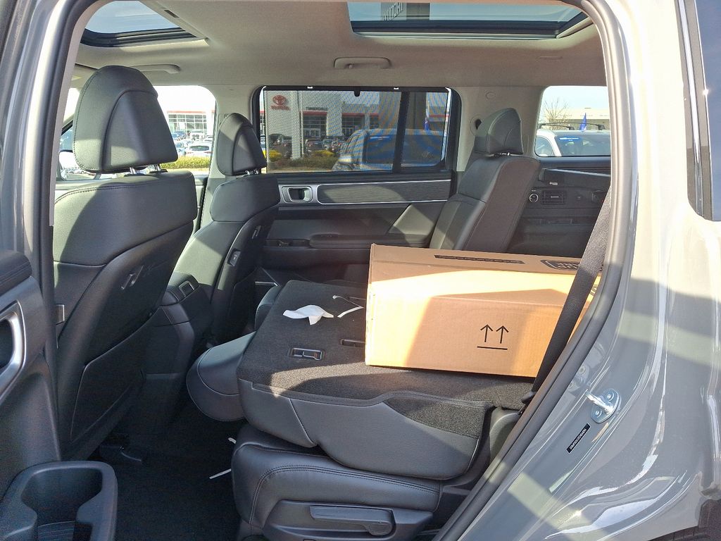 2025 Hyundai Santa Fe Limited 5