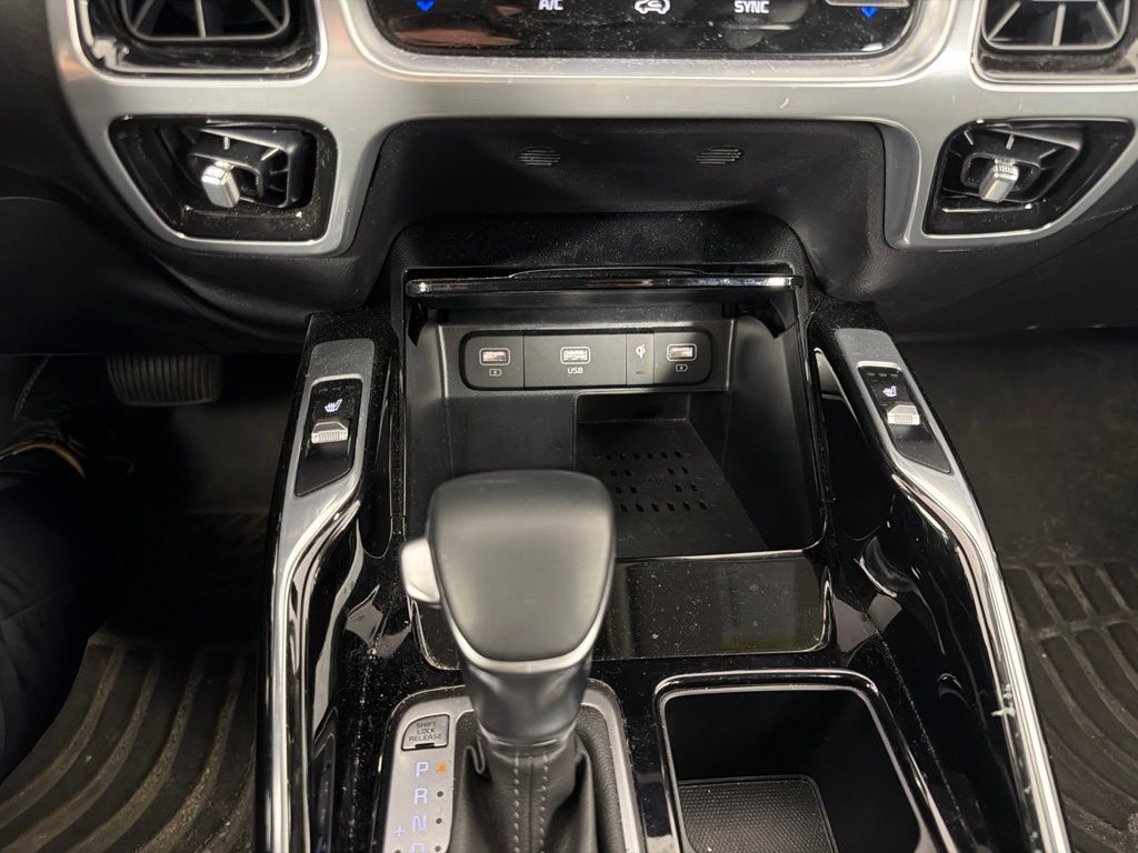 Thumbnail: 2023 Kia Sorento - 27