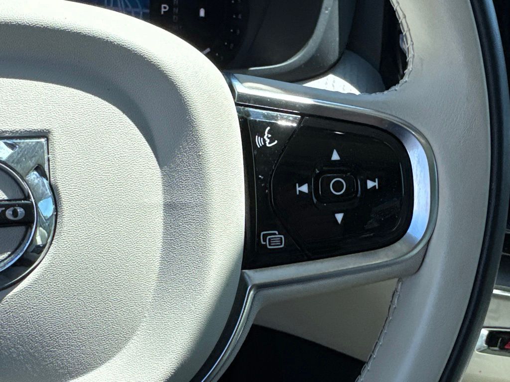 Used 2023 Volvo XC60 SUV