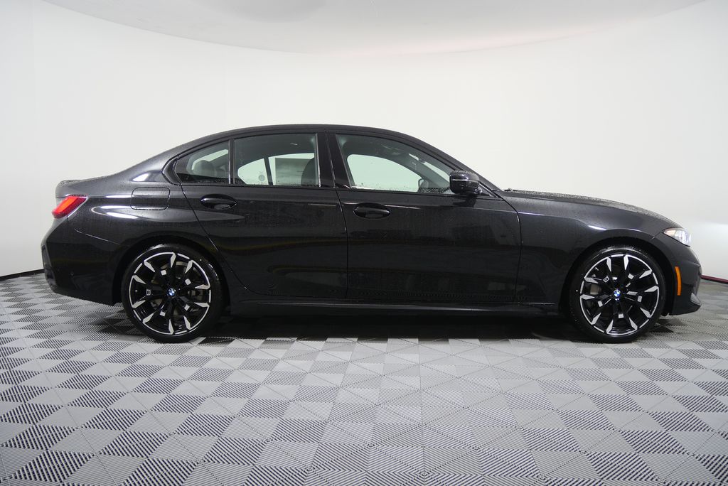 Thumbnail: 2026 BMW 3 Series - 2