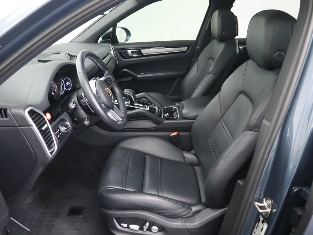 Thumbnail: 2020 Porsche Cayenne - 20