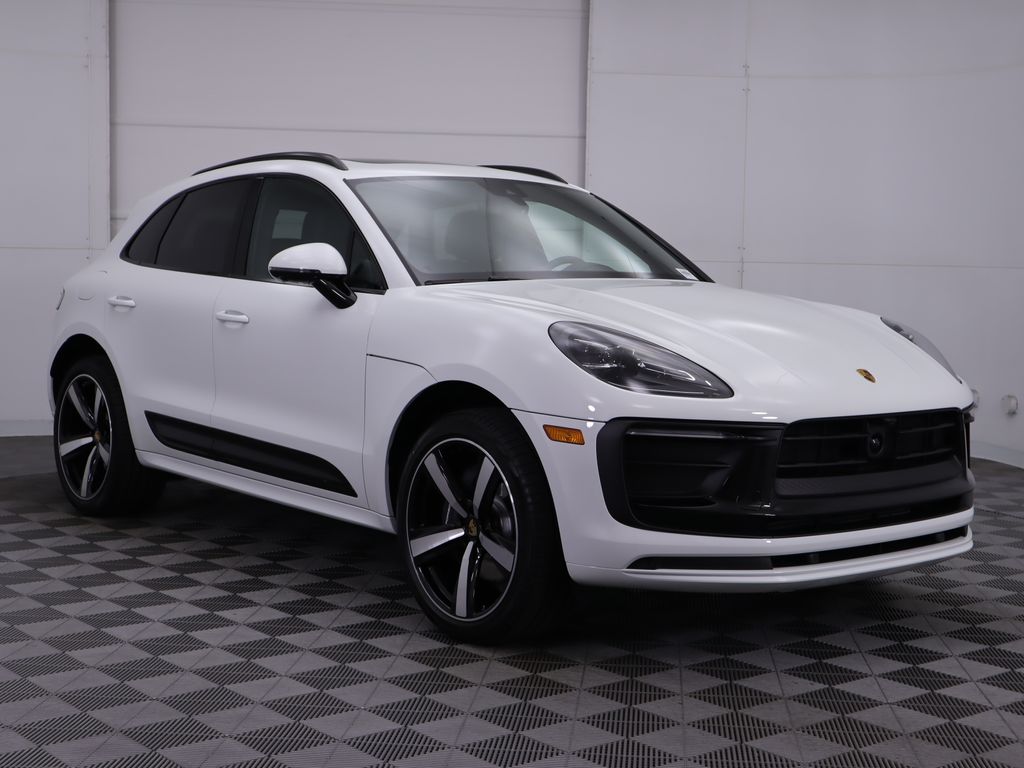 2024 Porsche Macan  3