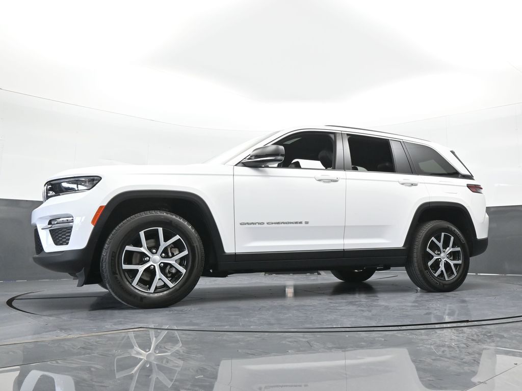Used 2024 Bright White Clearcoat Jeep Limited image 62