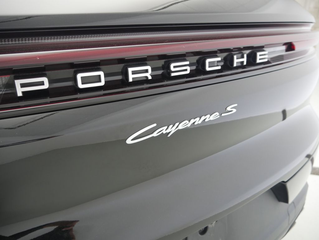 Thumbnail: 2024 Porsche Cayenne - 11