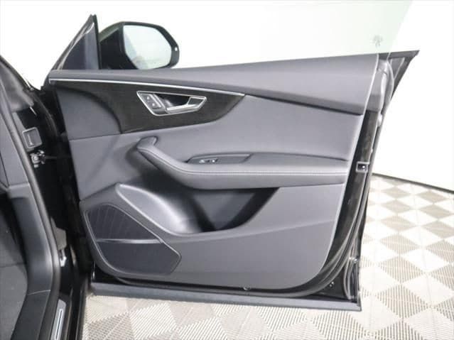 Thumbnail: 2026 Audi Q8 - 27