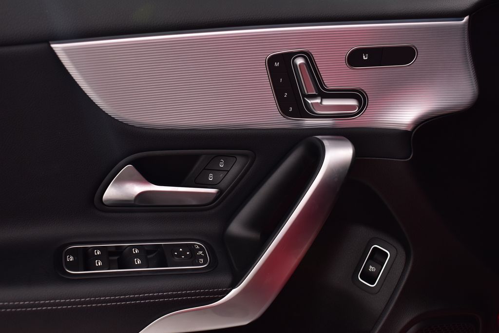 Thumbnail: 2019 Mercedes-Benz A-Class - 12