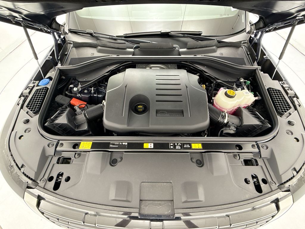 Thumbnail: 2026 Land Rover Range Rover - 27