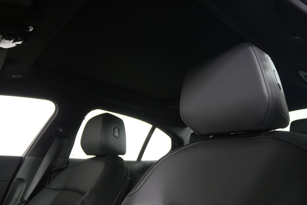 Thumbnail: 2027 BMW 5 Series - 11