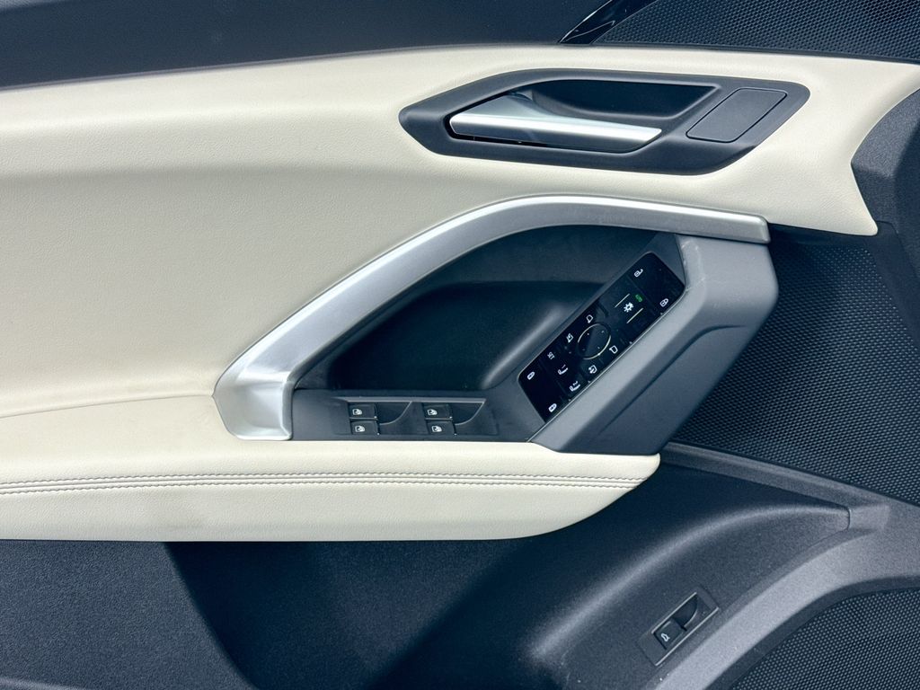 Thumbnail: 2025 Audi Q5 - 23