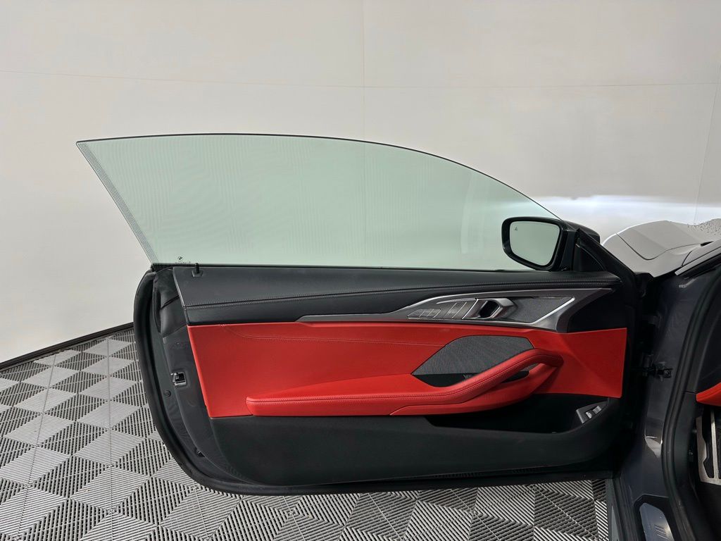 Thumbnail: 2023 BMW 8 Series - 10