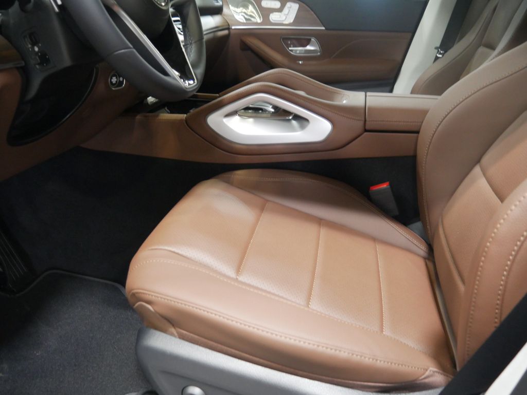 Thumbnail: 2026 Mercedes-Benz GLE - 15