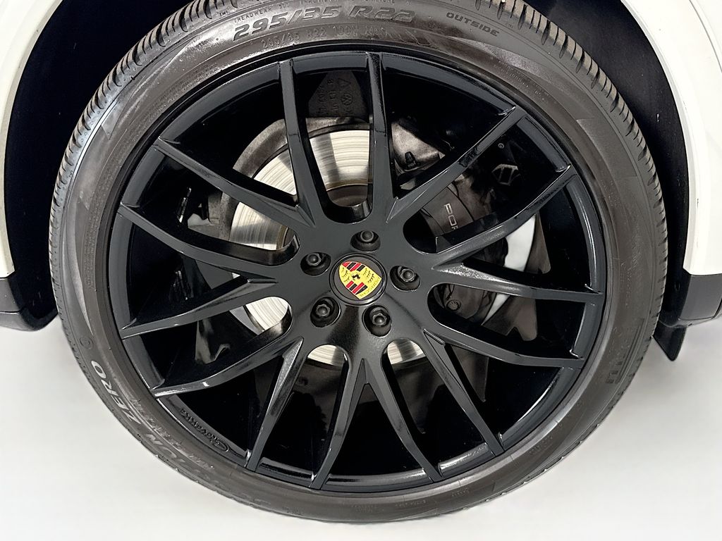 Thumbnail: 2017 Porsche Cayenne - 32