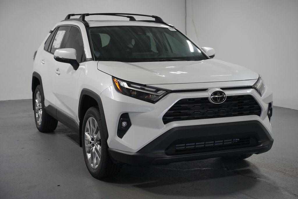 Thumbnail: 2025 Toyota RAV4 - 3