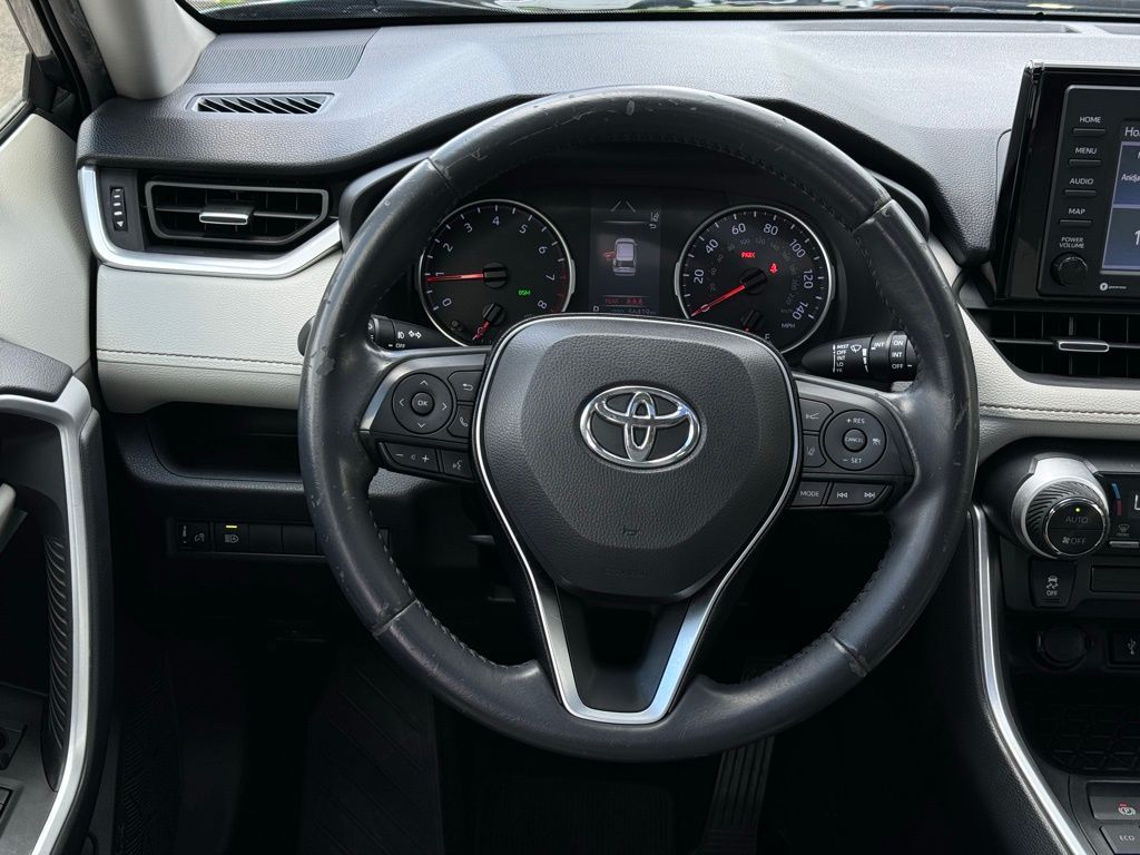 2020 Toyota RAV4 XLE Premium 18