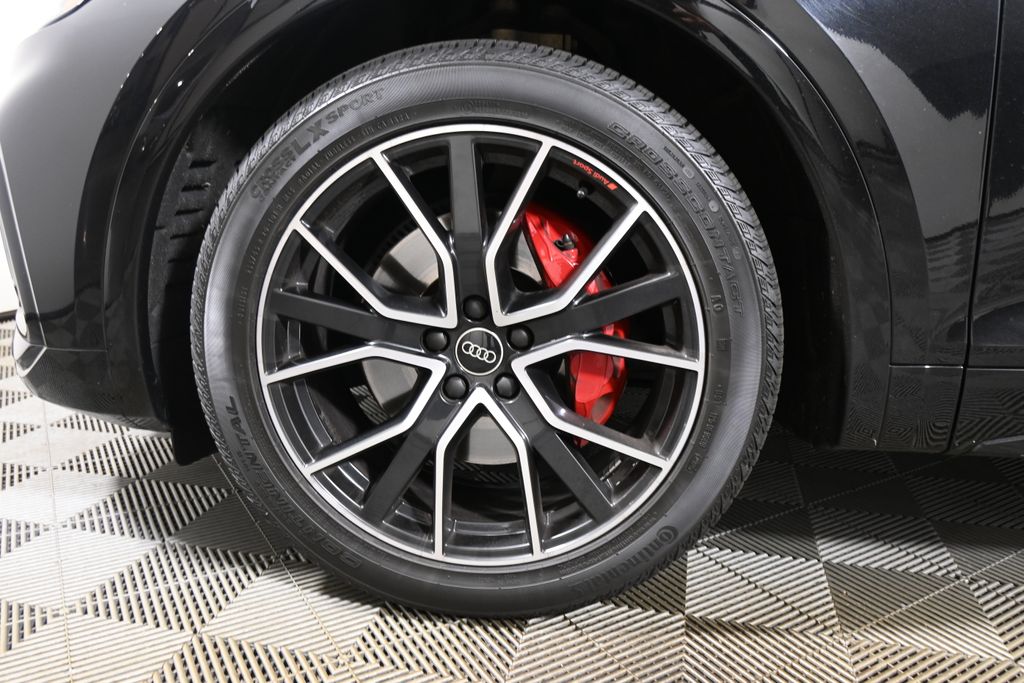 Thumbnail: 2023 Audi SQ5 - 12
