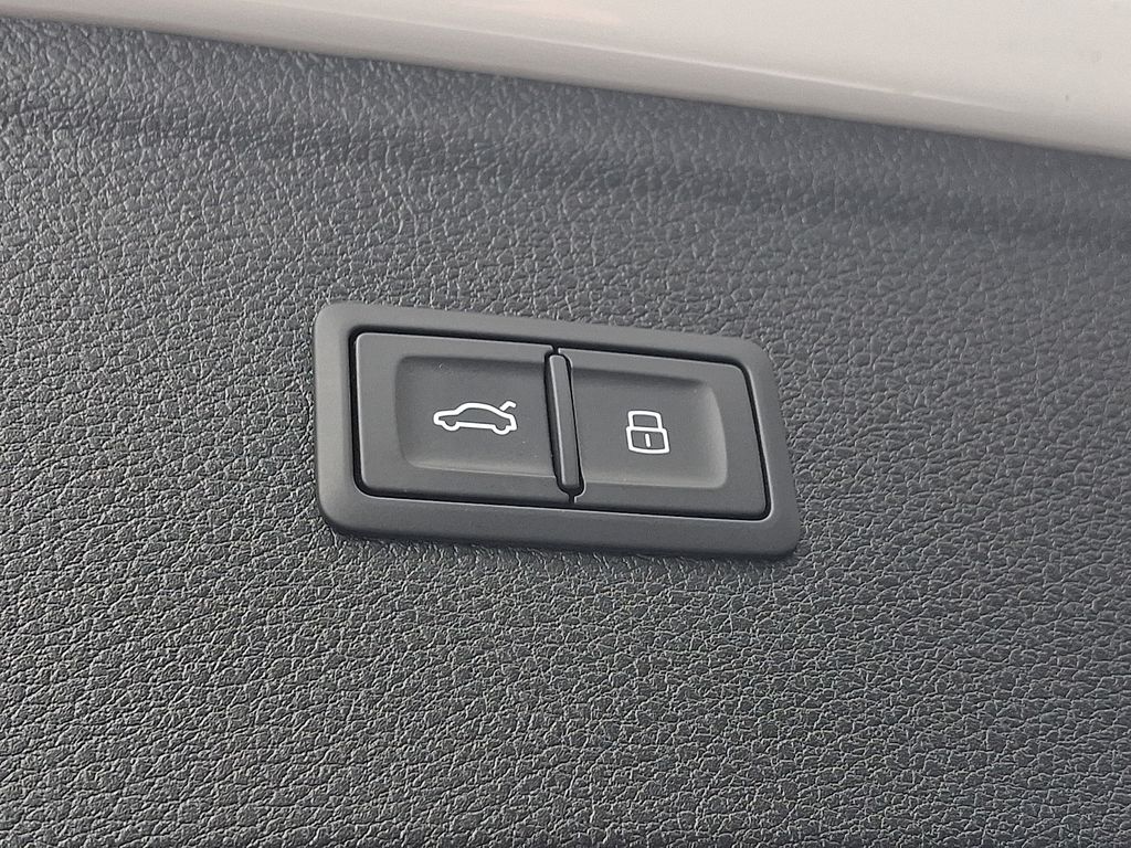 Thumbnail: 2024 Audi Q5 - 30