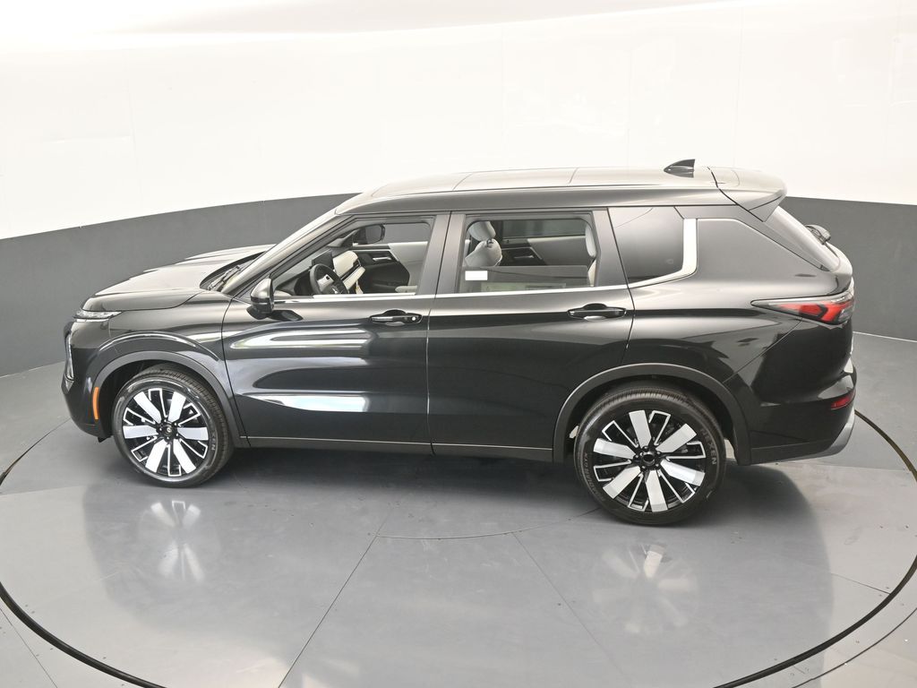 New 2026 Black Diamond Mitsubishi SE image 53