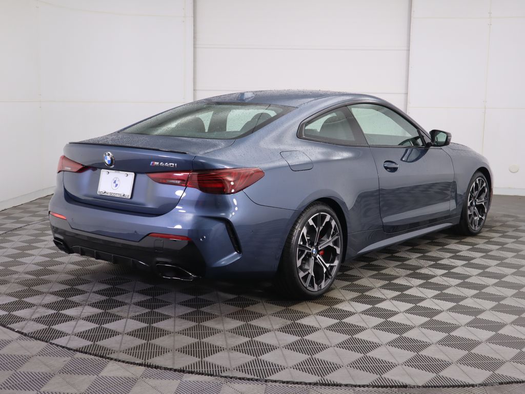 Thumbnail: 2026 BMW 4 Series - 5