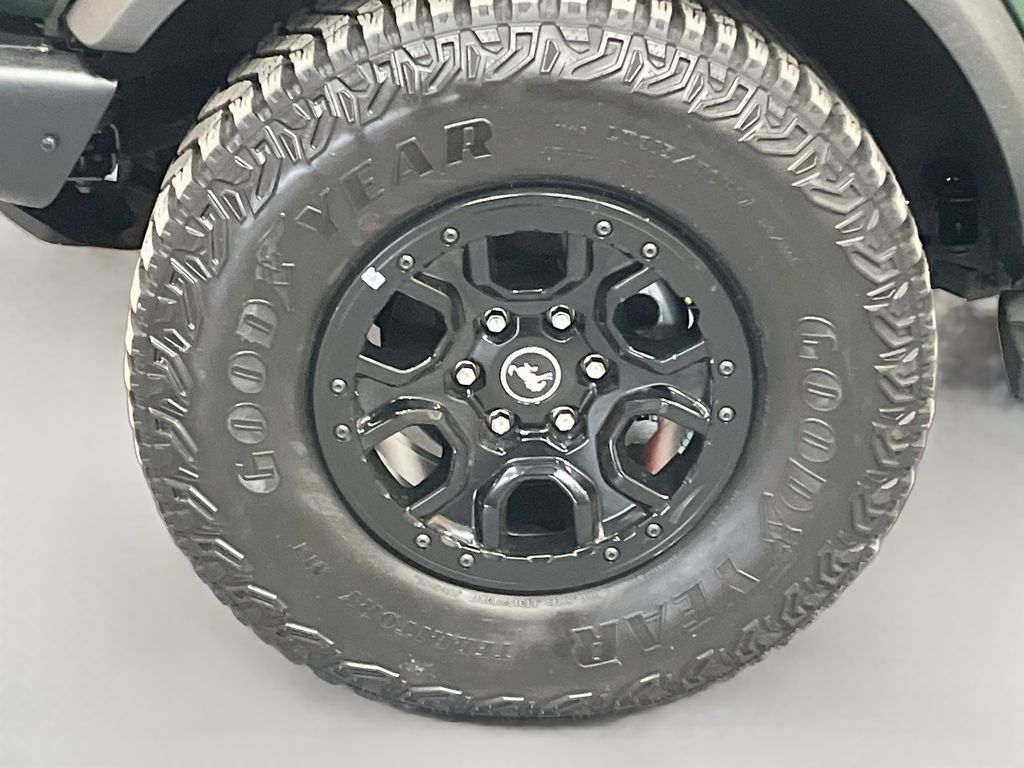 Used 2024 Green Metallic Ford Wildtrak image 31