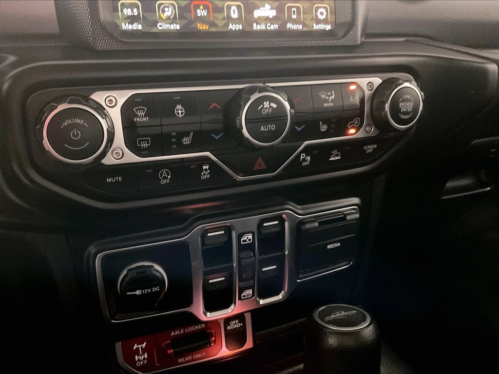 2021 Jeep Gladiator — photo 25