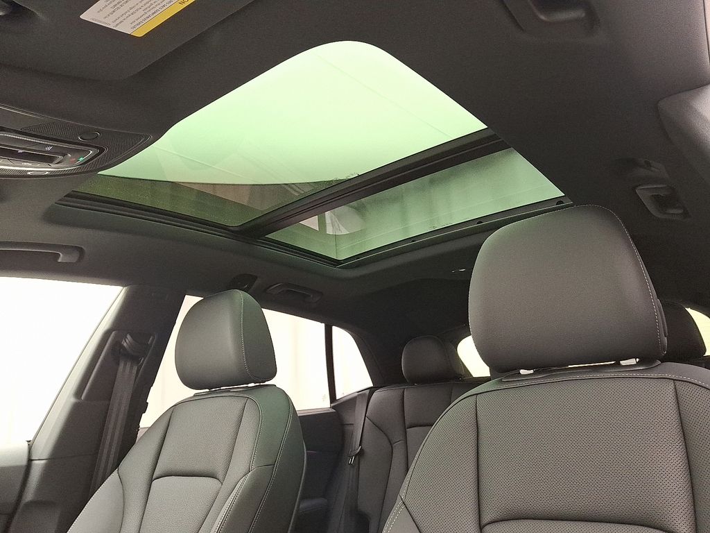 Thumbnail: 2026 Audi Q8 - 9