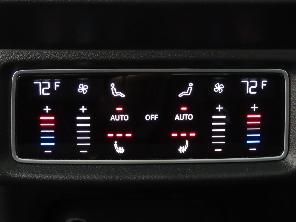 Thumbnail: 2022 Audi e-tron - 26