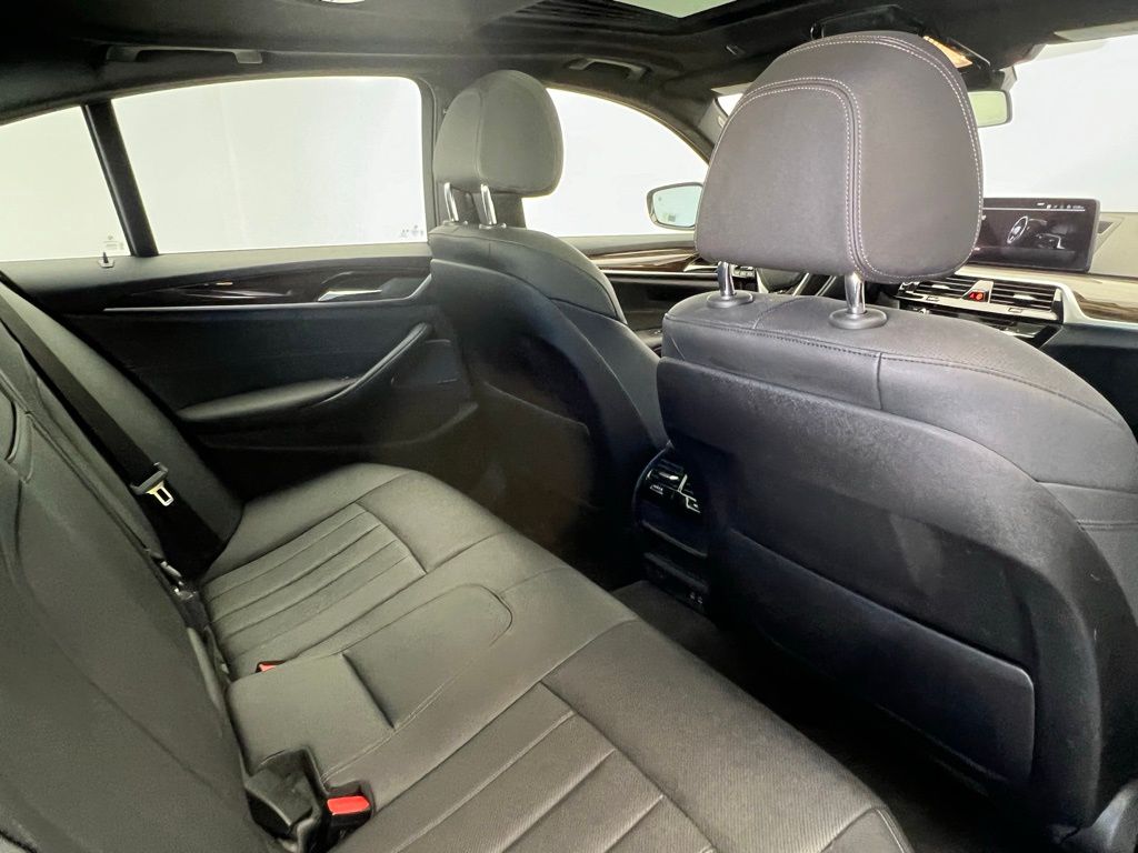 Thumbnail: 2021 BMW 5 Series - 8