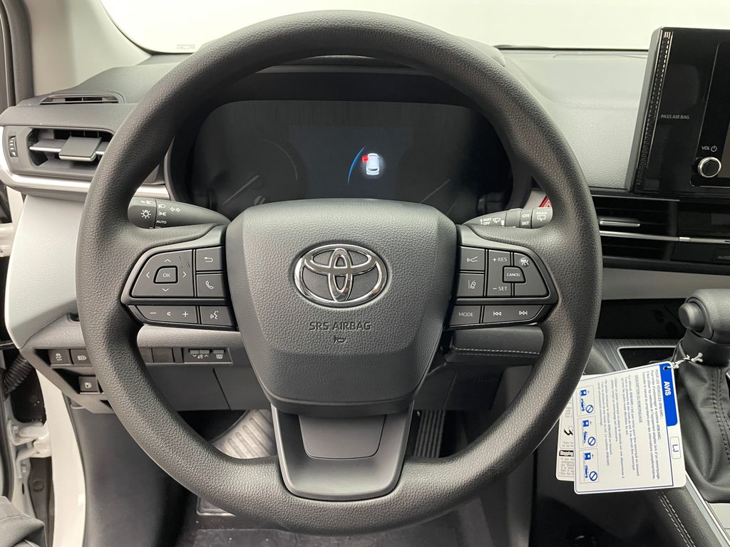 Thumbnail: 2025 Toyota Sienna - 21