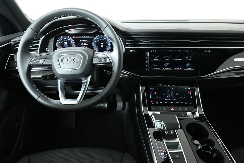 2025 Audi Q8  4