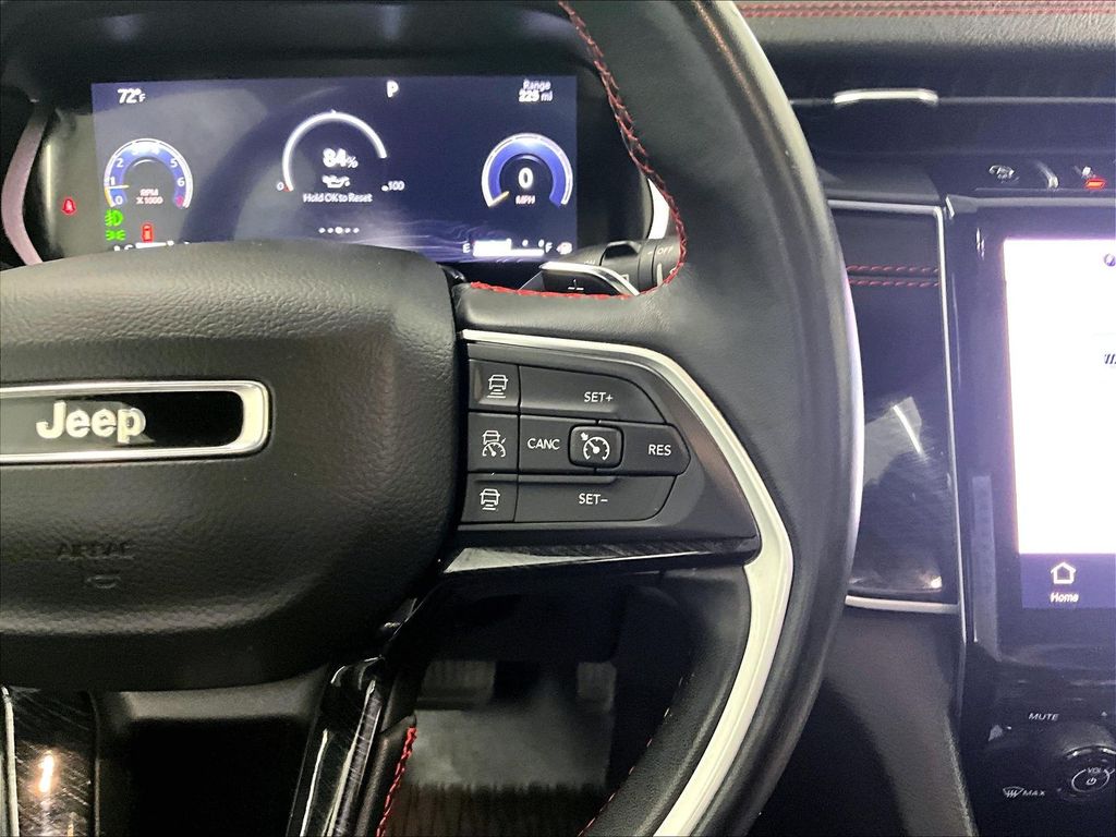 2022 Jeep Grand Cherokee — photo 24