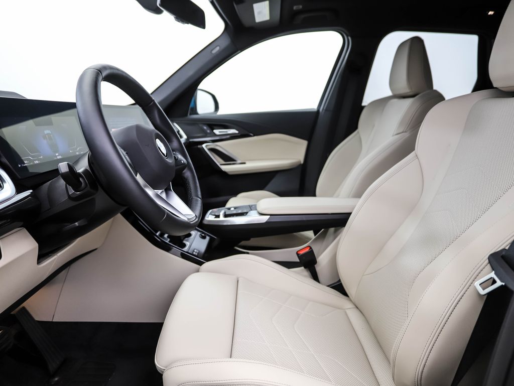 Thumbnail: 2025 BMW X1 - 11